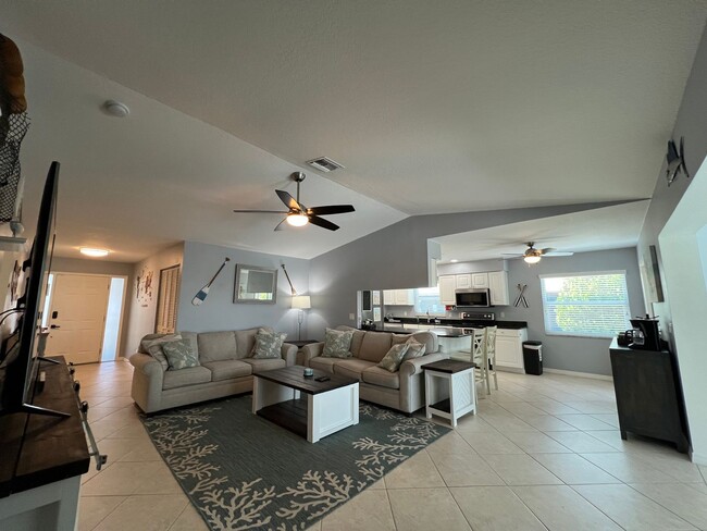 129 Barre Dr NW