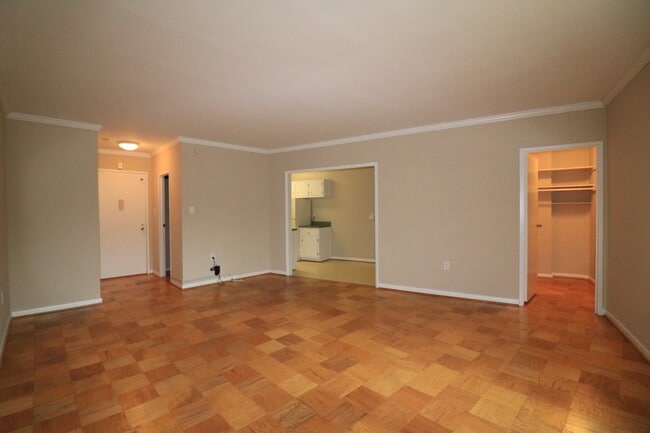 Photo - Ground Level Spacious STUDIO in Grosvenor ... Unidad 303