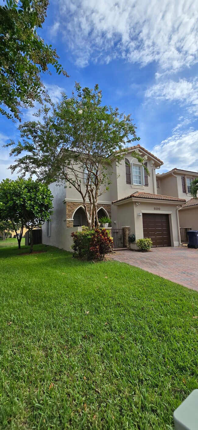 Photo - 9300 SW 222nd Way