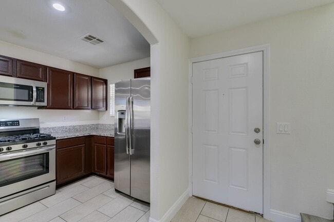 Photo - SOUTH WEST 3 BEDROOM UPDATED HOME WITH BALCONY