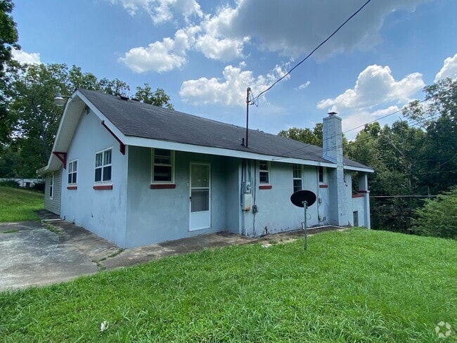 Building Photo - 731 W 44th St Rental