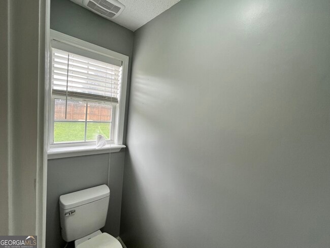 Photo - 102 Myles Ln