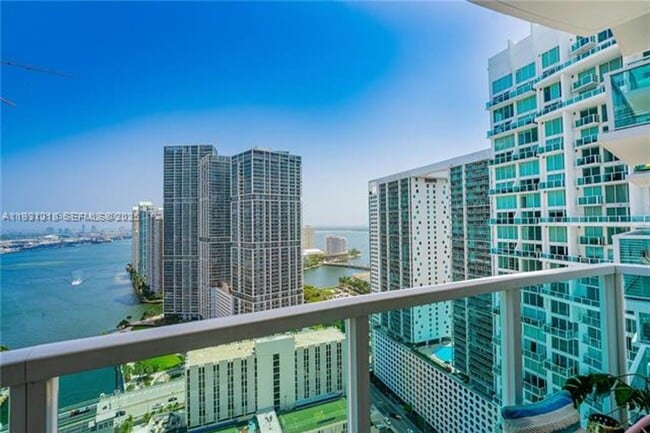 Photo - 31 SE 5th St Unidad 31 SE 5th St 3716