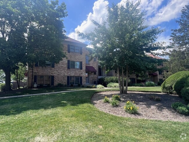 Building Photo - 1750 Fayette Walk Unit F Rental