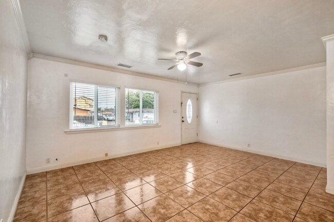 122 Johnston Ln