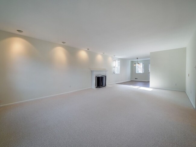 Photo - 2702 Navarre Dr