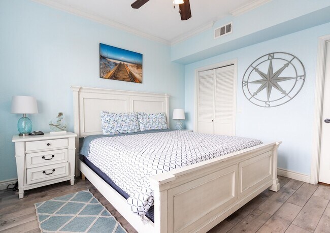 7000 Seawall Blvd Unit 114