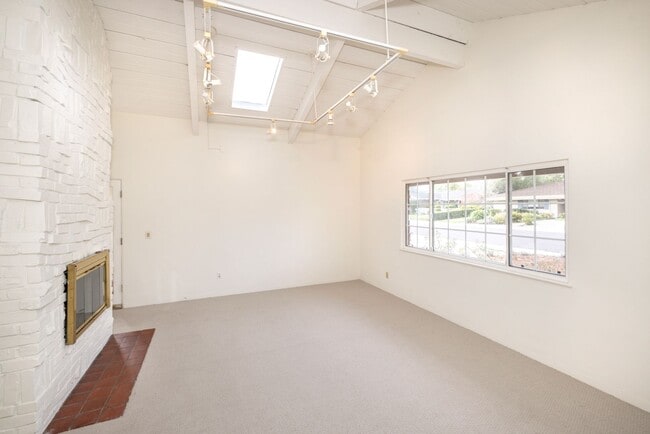 Photo - Charming 3 Bed, 2 Bath Single Story Home - Available Short Term!