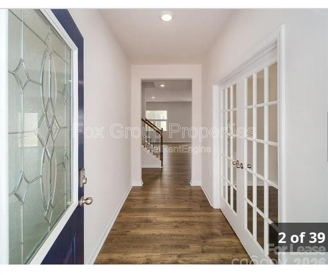 Photo - 132 Scotsway Ct