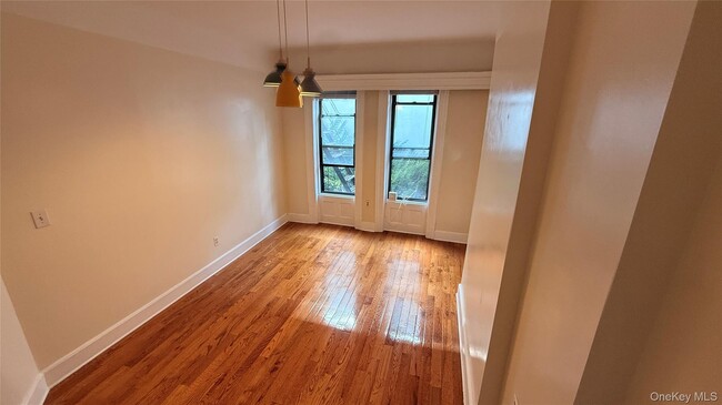 Photo - 794 Lincoln Pl