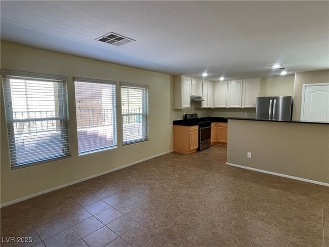 Photo - 534 Swiss Cottage Ave