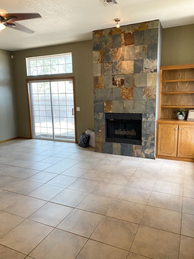 Photo - 631 Stoneridge Dr