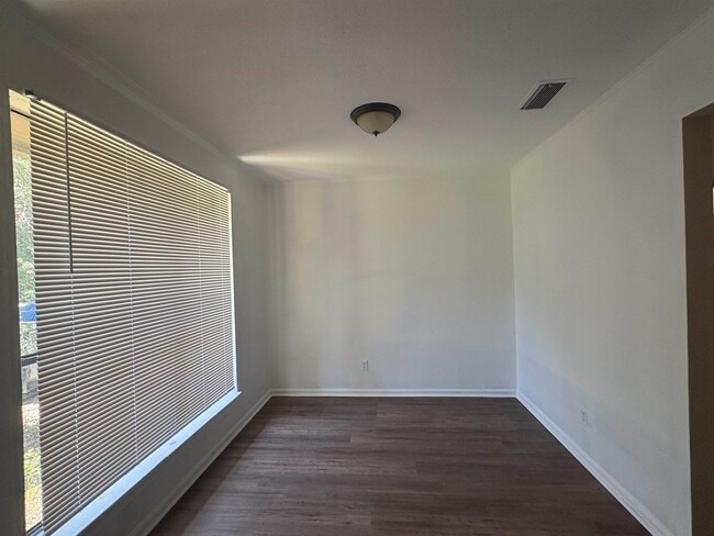 Building Photo - 1931 Faulk Dr