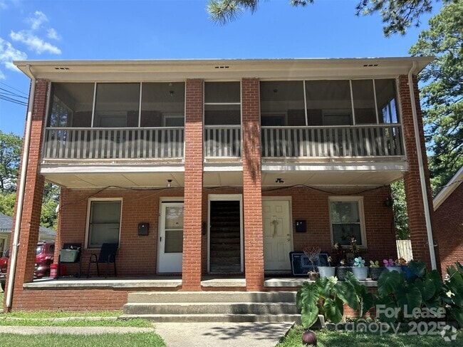 Building Photo - 2729 Bancroft St Unit 4 Rental