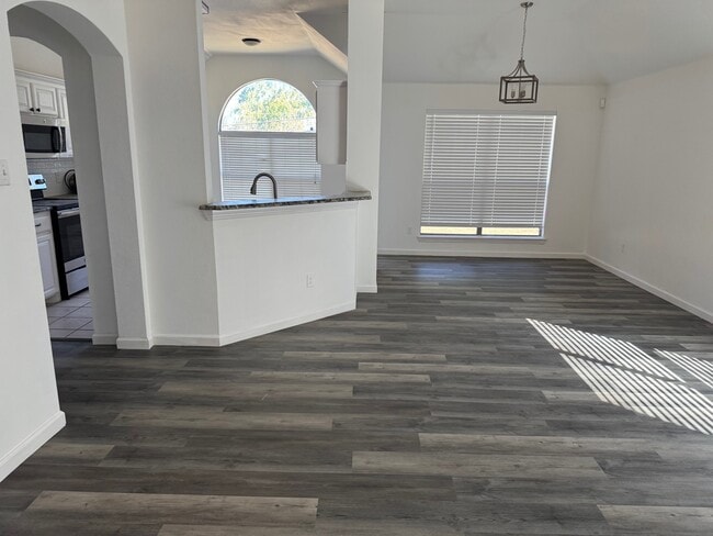 Photo - 6611 Rockdale Rd