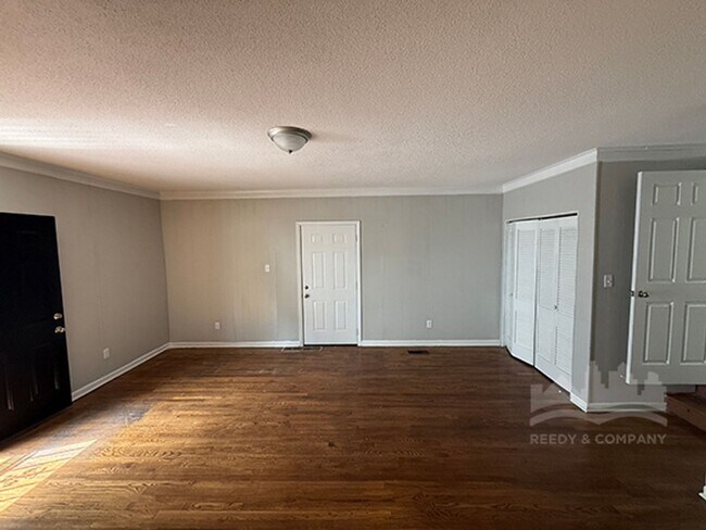 3800 Vanuys Rd