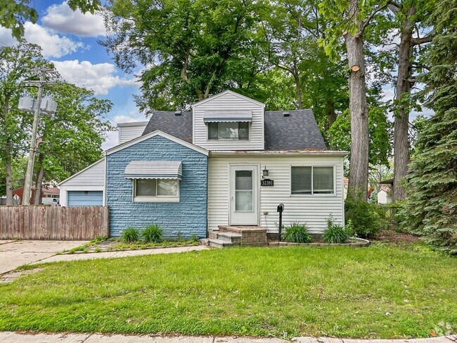Building Photo - 32380 Maplewood St Rental