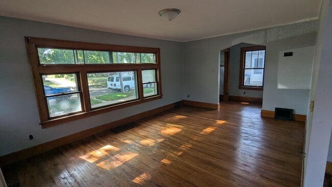 Photo - 817 Western Ave