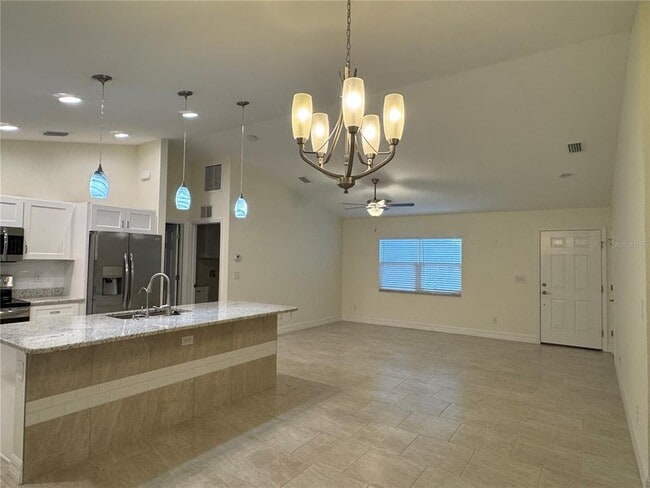 Photo - 2750 Carolina St