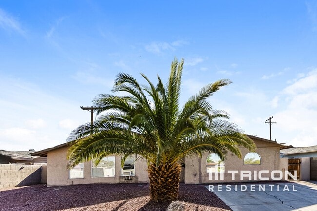 Building Photo - 2205 Las Verdes St Rental