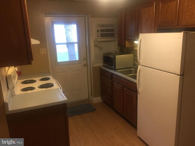 Photo - 14 N Walnut St Unit C