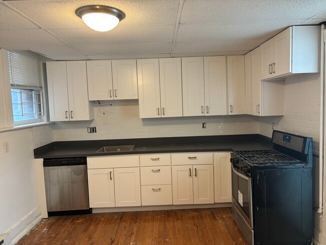 Building Photo - 119 Freeman St Unit B