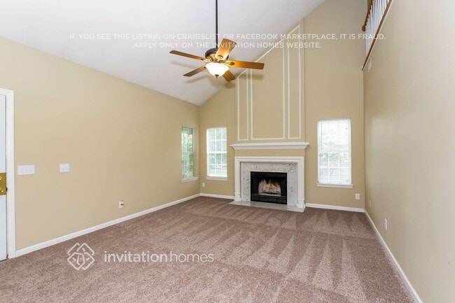 Photo - 1327 Yorkshire Pl NW