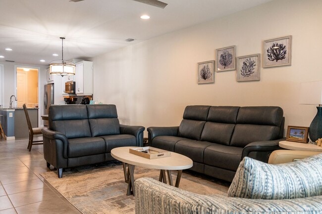 Photo - 14888 Edgewater Cir