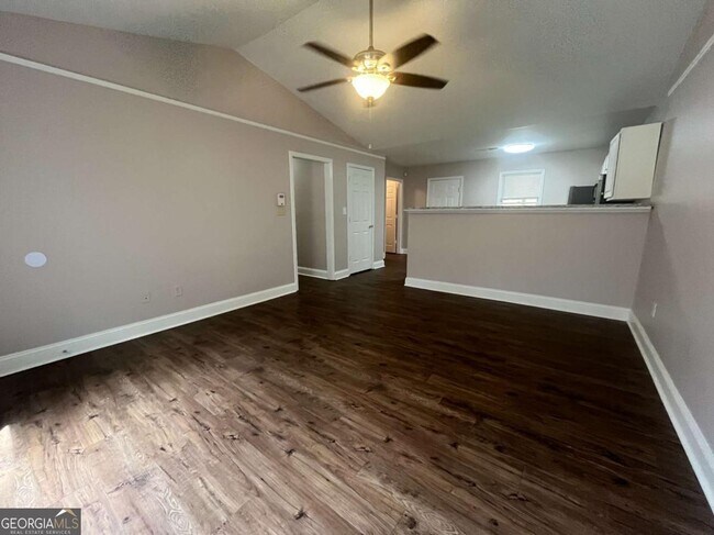 Photo - 545 Rustwood Dr