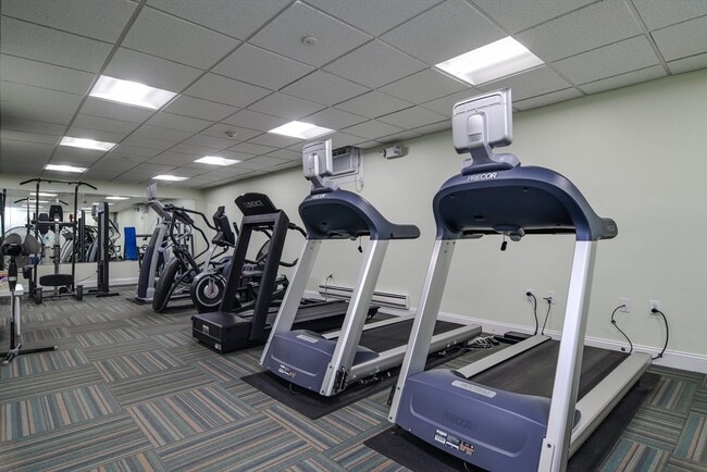 Photo - 1550 Worcester Rd Unit 414