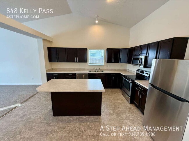 Photo - 848 Kelly Pass