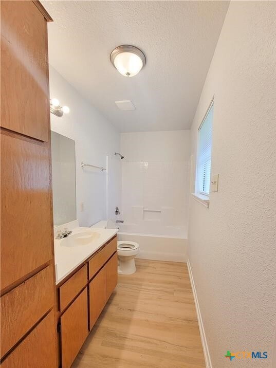 Photo - 4005 Hitchrock Dr