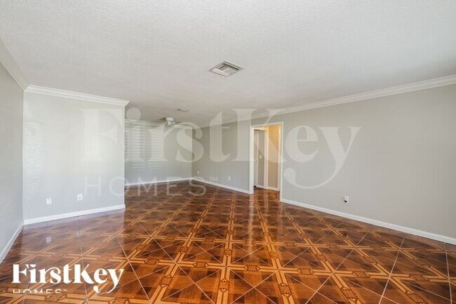 Photo - 1805 Buttonwood