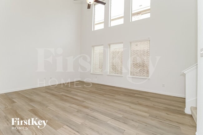 Photo - 10113 Elkhorn Dr