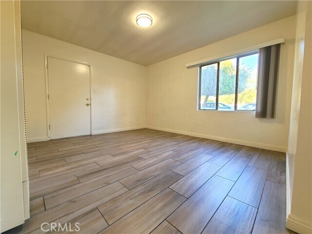 Photo - 10932 Evans St