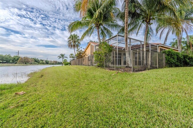 Photo - 2893 Oakbrook Dr