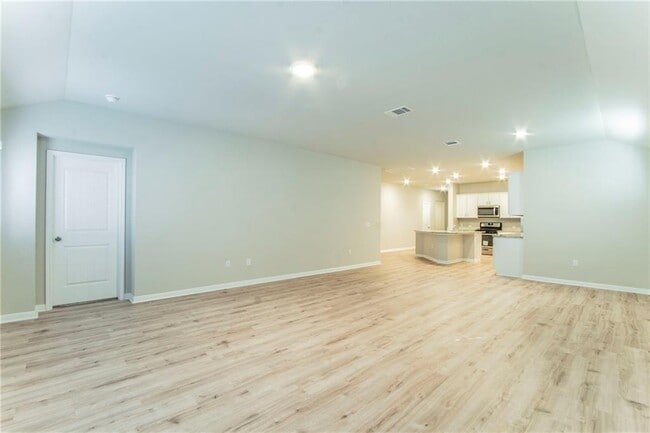 Photo - 172 Arrowhead Vine St