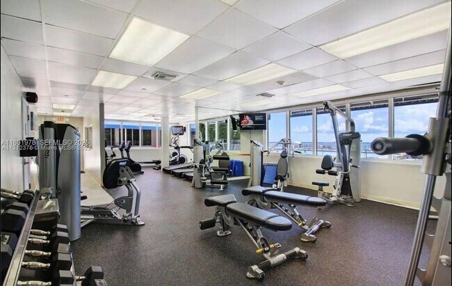 Building Photo - 19201 Collins Ave Unit 1121