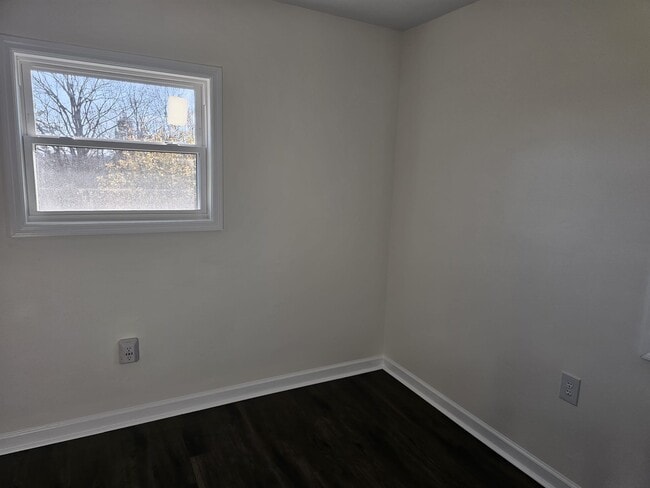 Photo - 3303 George Light Rd