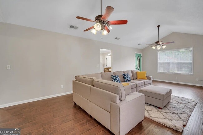 Photo - 1474 Bengay Way