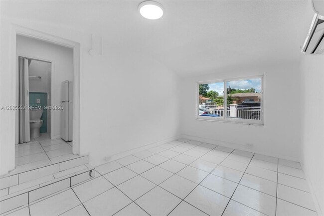 201 SW 51st Ct Unit 5