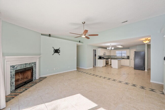 Photo - 2702 Beacon Ct