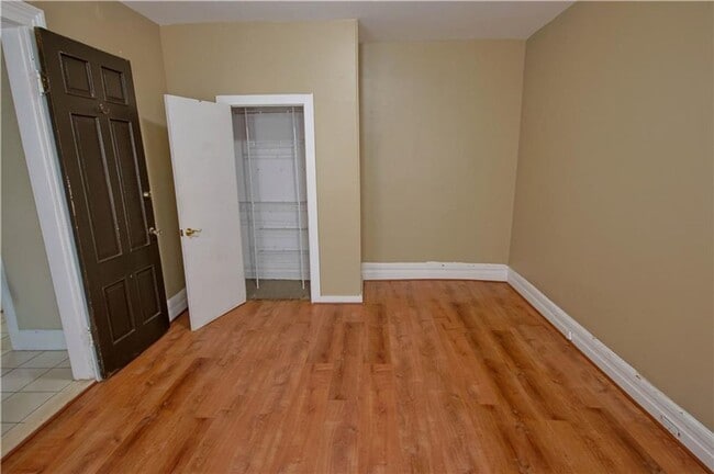 Photo - Great spot! 3br/1ba on Park Ave
