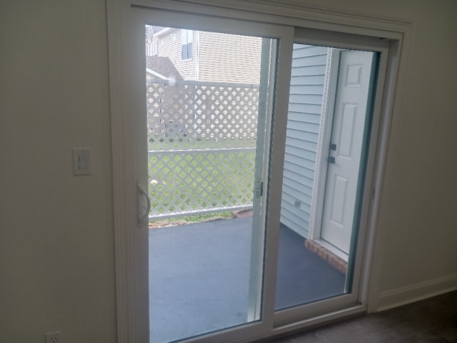 Building Photo - 601 E Burgess Rd