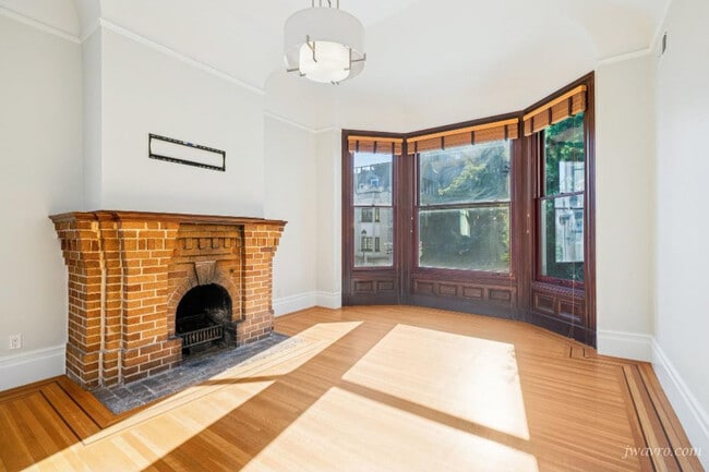 Photo - 860 Waller St Unit 2