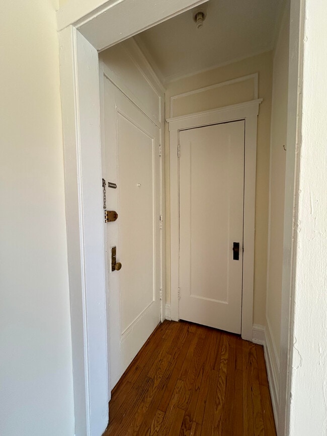 Photo - 2712 N Milwaukee Ave Unidad 202