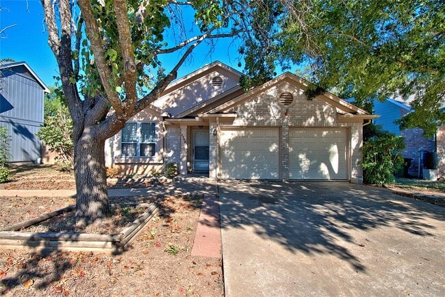 Photo - 1105 Forest Oaks Path