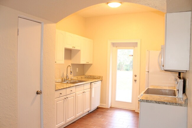 Photo - Adorable Mid Century Modern Bungalow in Winter Park!