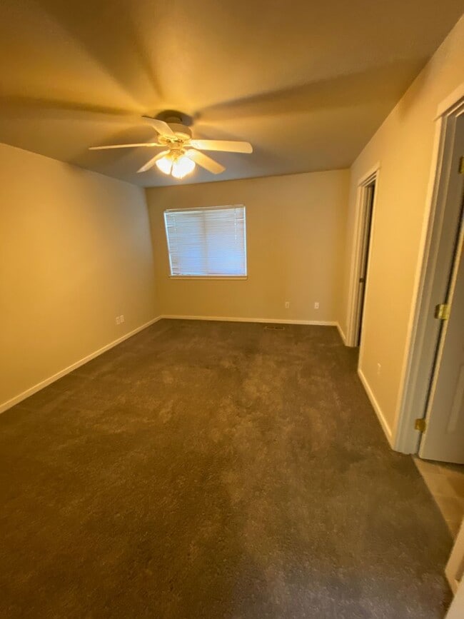 Photo - sal61331 Unit 01