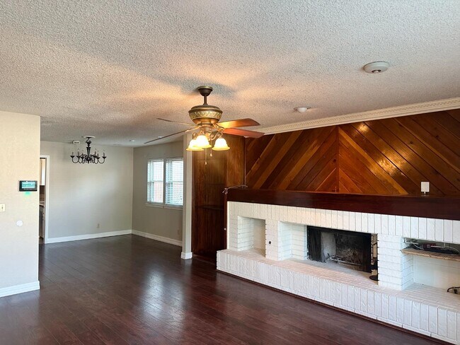 Photo - 3305 Dentcrest Dr